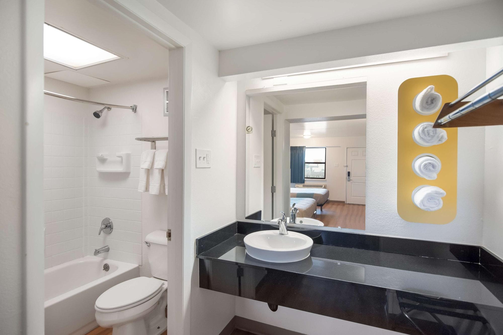 6-colorado Springs, Co - Air Force Academy Hotel 3*