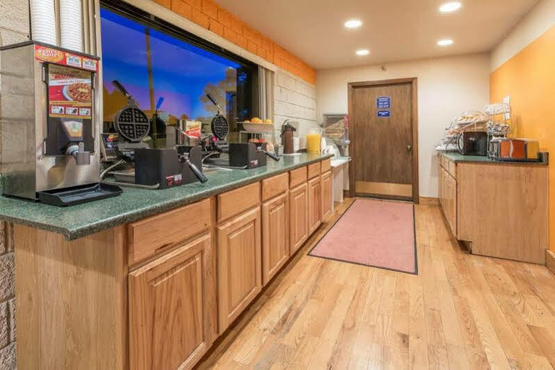 Hotel 6-colorado Springs, Co - Air Force Academy 3*